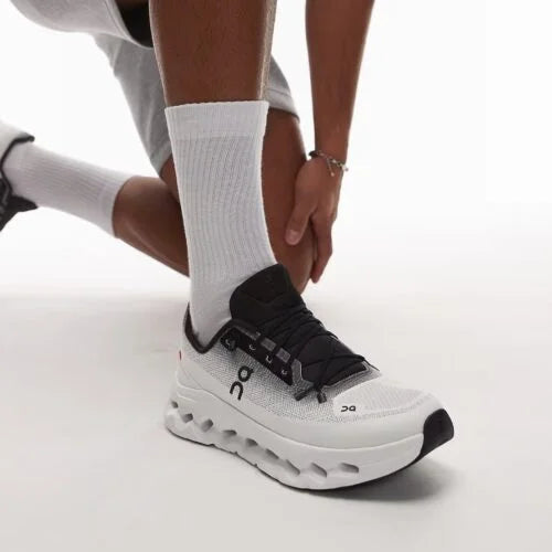 On Cloudtilt "Black Ivory"