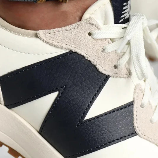 New Balance 327 Moonbeam Outerspace