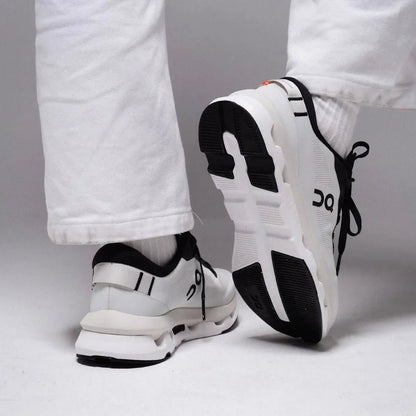 On cloudzone ice black