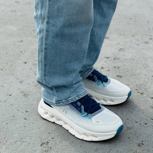 On Cloudtilt 'Ivory Tempest'